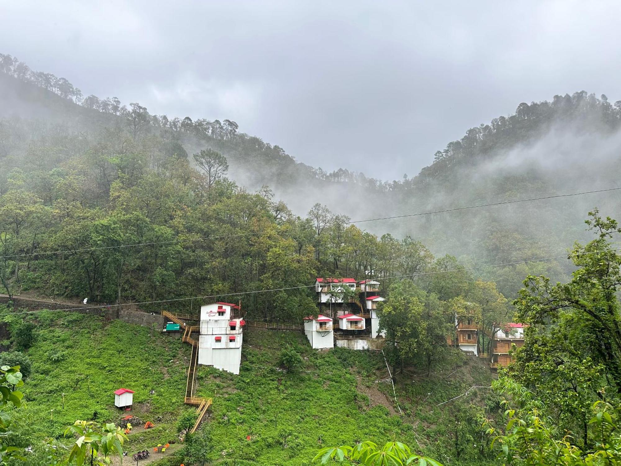 Suryoday Resort Lansdowne Esterno foto